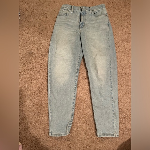 Levi’s high waisted mom jeans - Picture 2 of 4